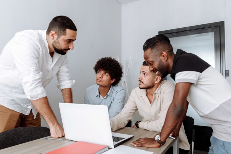Do Zero ao Protótipo: O Guia Prático para Criar a sua Startup em Moçambique