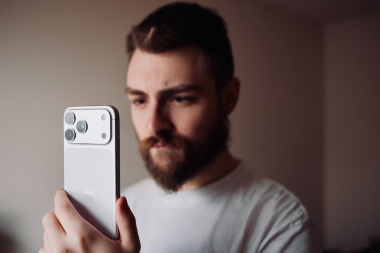 A Evolução Global dos Smartphones e os Desafios de Acesso no Contexto Moçambicano