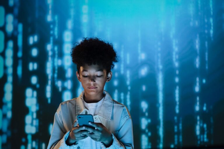 Guia Prático de Segurança Digital e Privacidade para o Cidadão Moderno