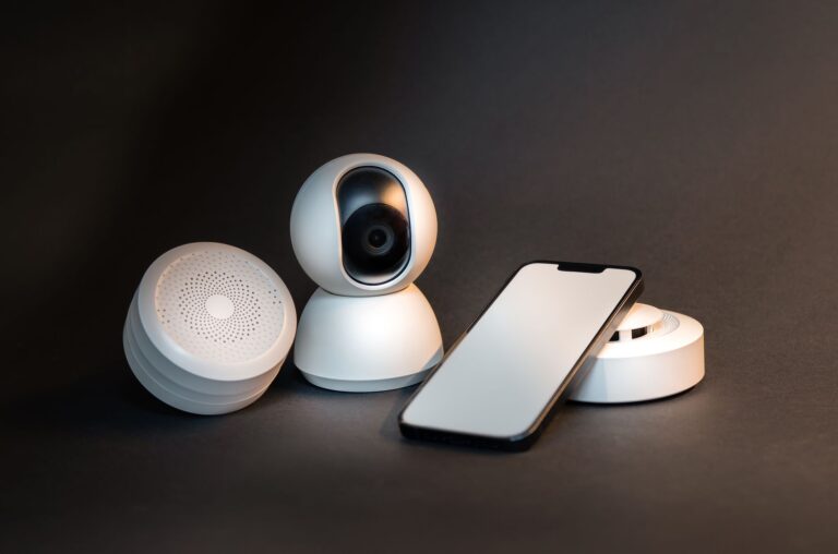 Guia Prático de Hardware e Gadgets: Como Escolher o Telemóvel Ideal para a sua Realidade