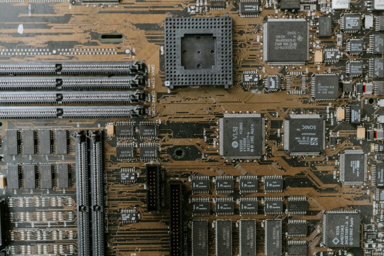 A Evolução Global do Hardware para PC e os Seus Desafios no Contexto Moçambicano