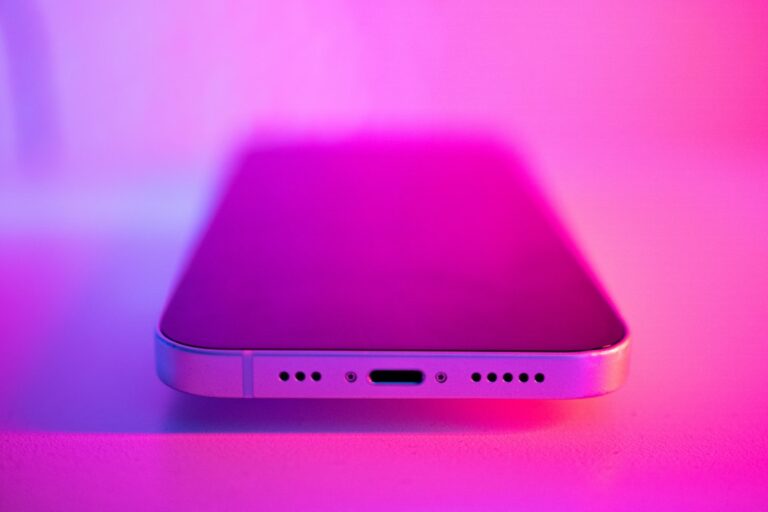Guia Prático de Hardware e Smartphones: Escolher com Inteligência em Moçambique