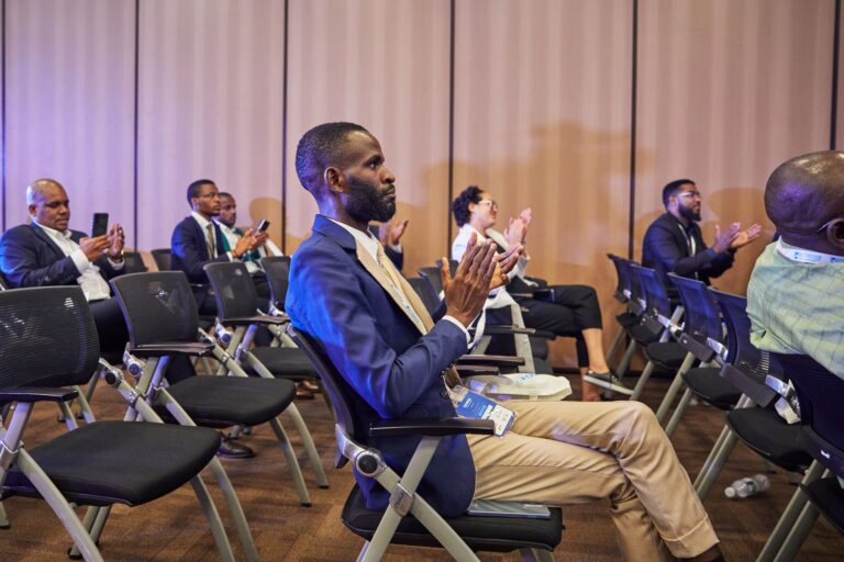 A Convergência Tecnológica Global e os Novos Desafios para Moçambique