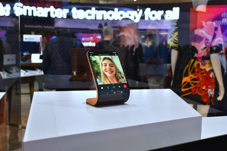 A Revolução da Inteligência Artificial em Telemóveis e Gadgets: O Novo Normal Tecnológico