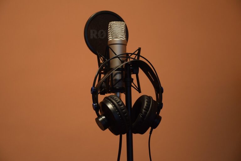 A Revolução do Áudio Inteligente: Como a IA está a transformar fones e som